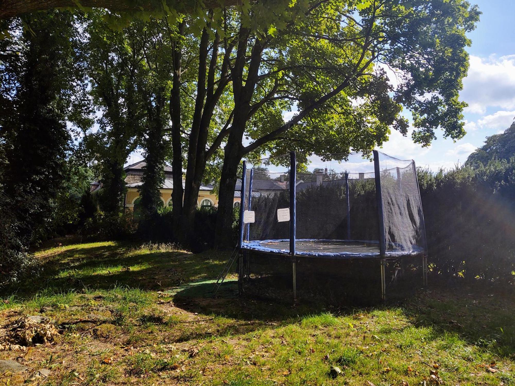Zamek Usobi Appartement Buitenkant foto