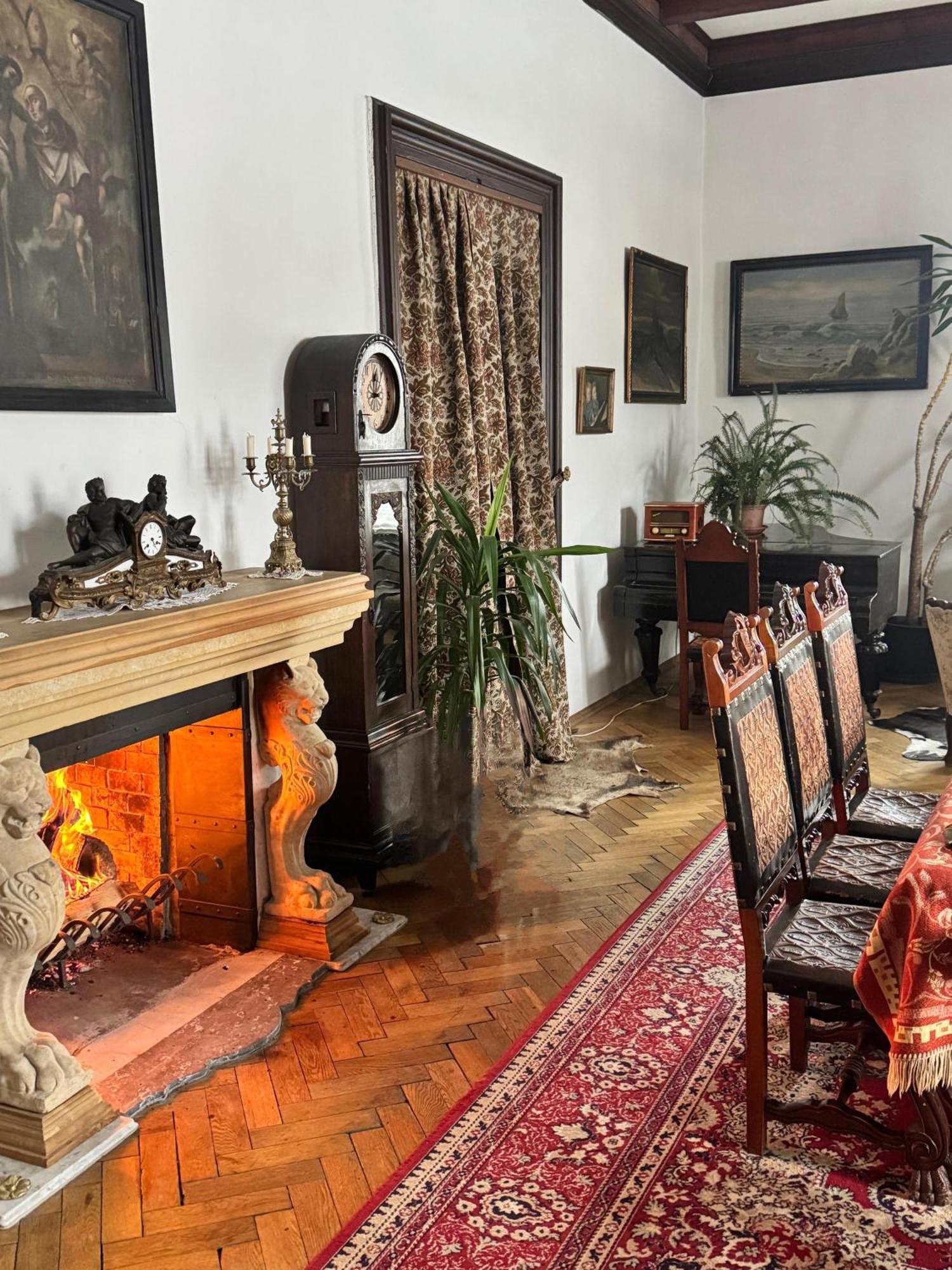 Zamek Usobi Appartement Buitenkant foto