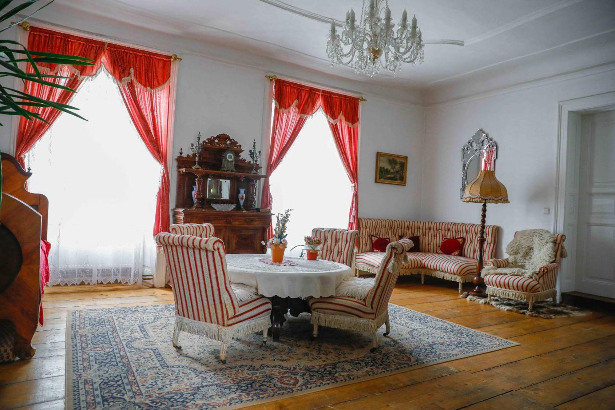Zamek Usobi Appartement Buitenkant foto